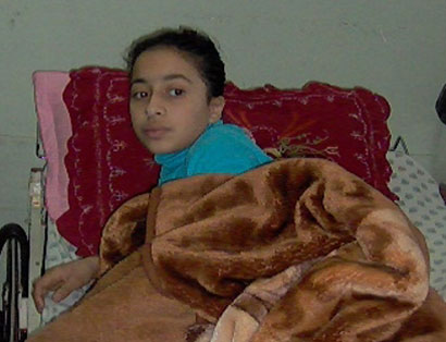 Amira-060209 Photo : DCI-Palestine : Amira Al-Karem, 15 ans, dans un hôpital de Gaza